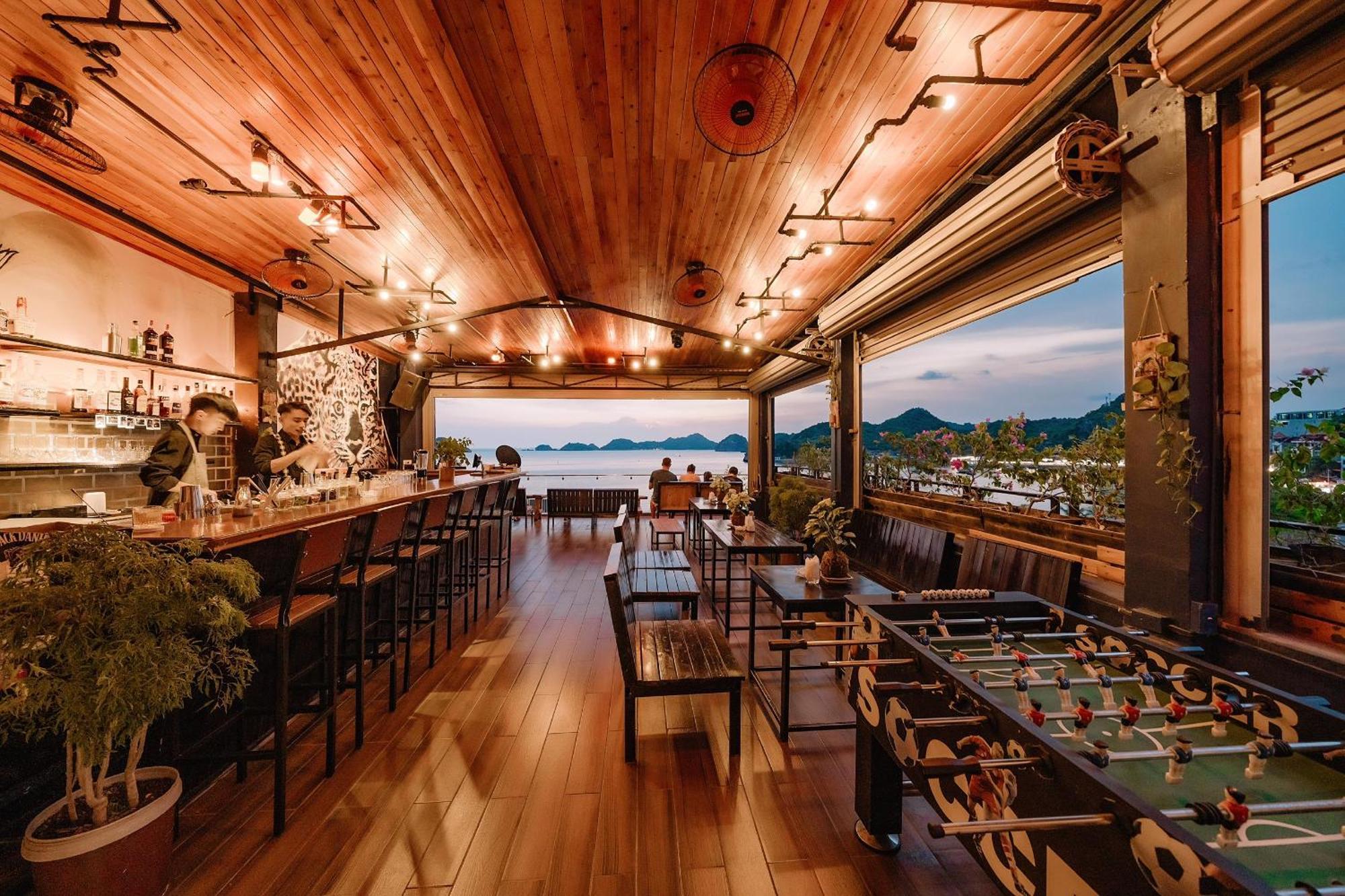 Catba Pod Hostel - Restaurant And Rooftop Bar Dong Khe Sau Eksteriør bilde