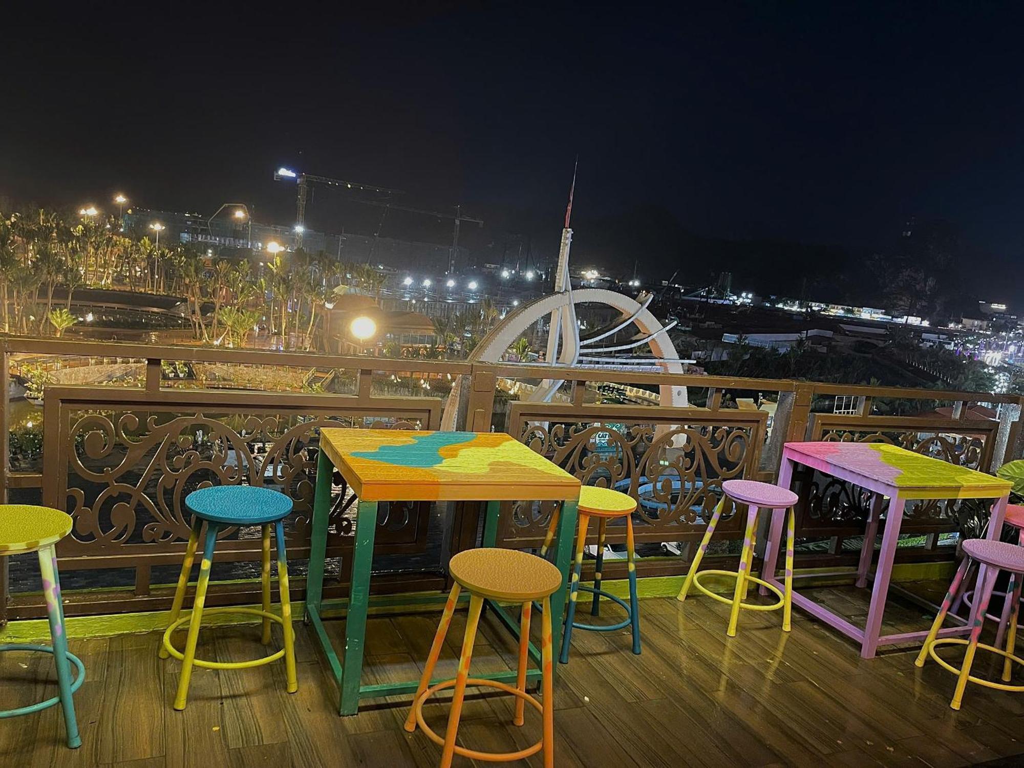 Catba Pod Hostel - Restaurant And Rooftop Bar Dong Khe Sau Eksteriør bilde